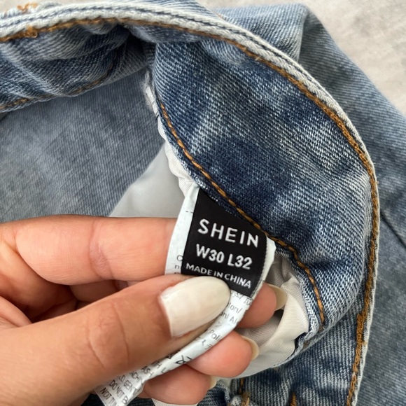 SHEIN Ripped Jeans - Picture 3 of 3